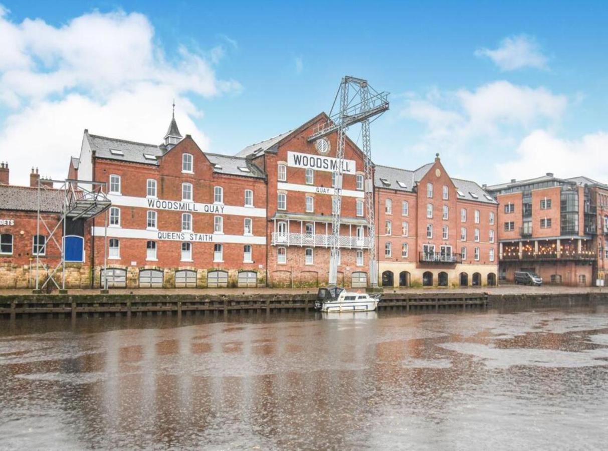 Cosy Riverside Apartment - Free Parking Йорк Экстерьер фото
