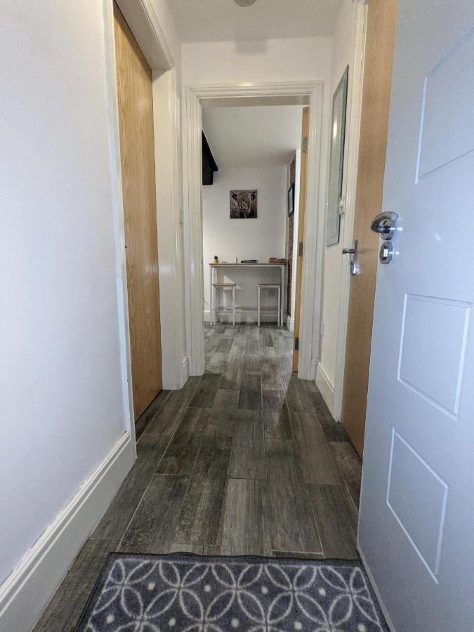 Cosy Riverside Apartment - Free Parking Йорк Экстерьер фото