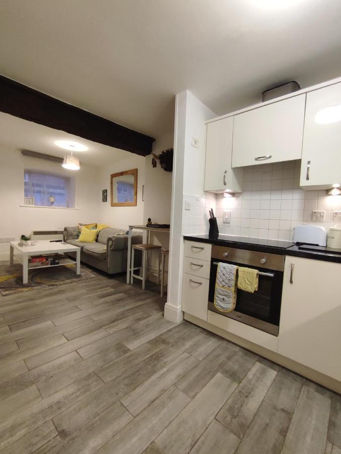 Cosy Riverside Apartment - Free Parking Йорк Экстерьер фото